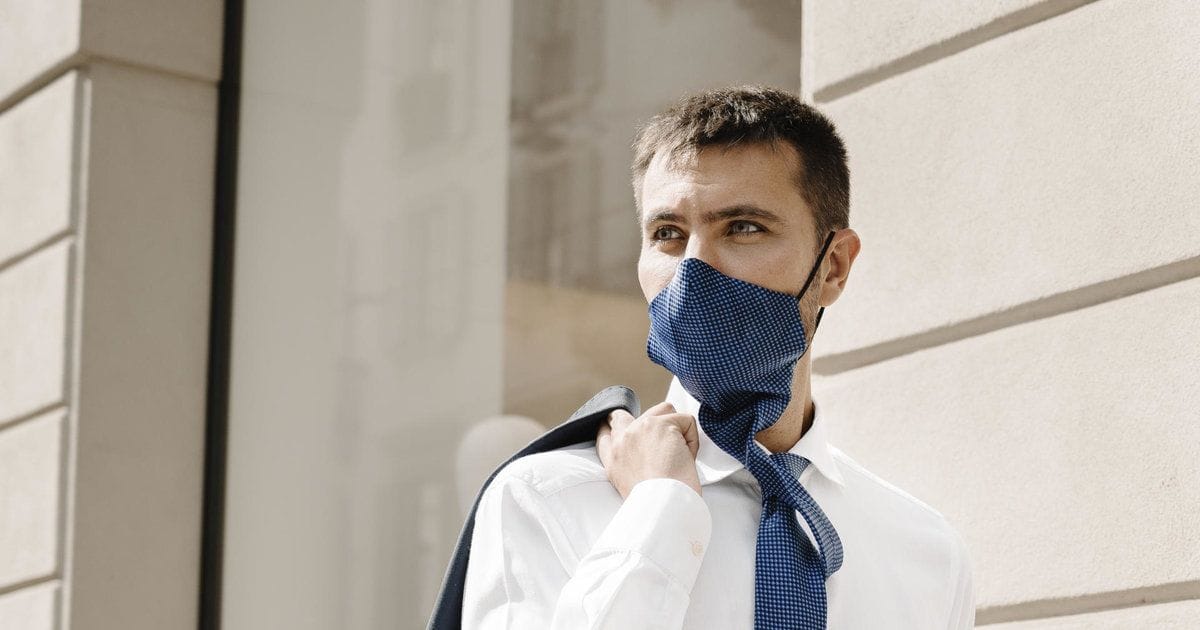 Cette cravate anti-Covid vous protège du virus « avec élégance »