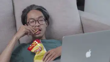 Cette extension Chrome active les sous-titres quand vous mangez des chips