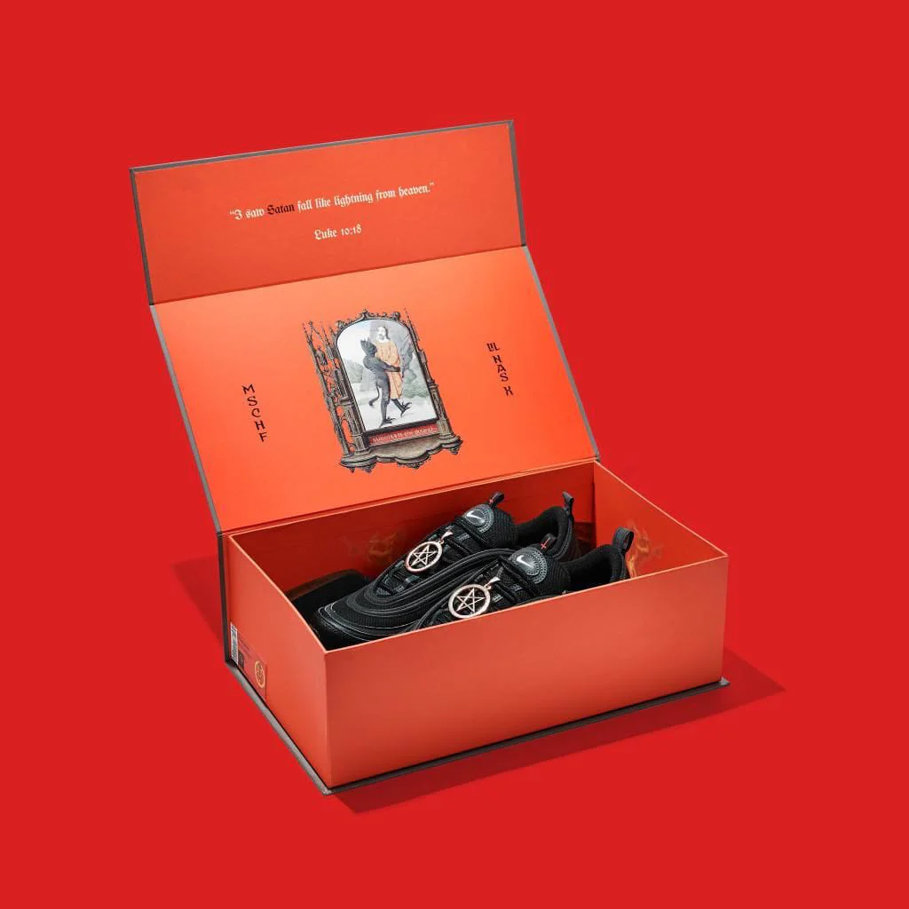 Les Nike sataniques provoquent un gros bad buzz #4