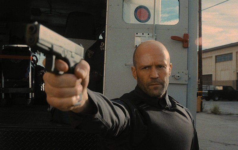 Un homme en colère : une bande annonce musclée pour le remake du Convoyeur avec Jason Statham #4