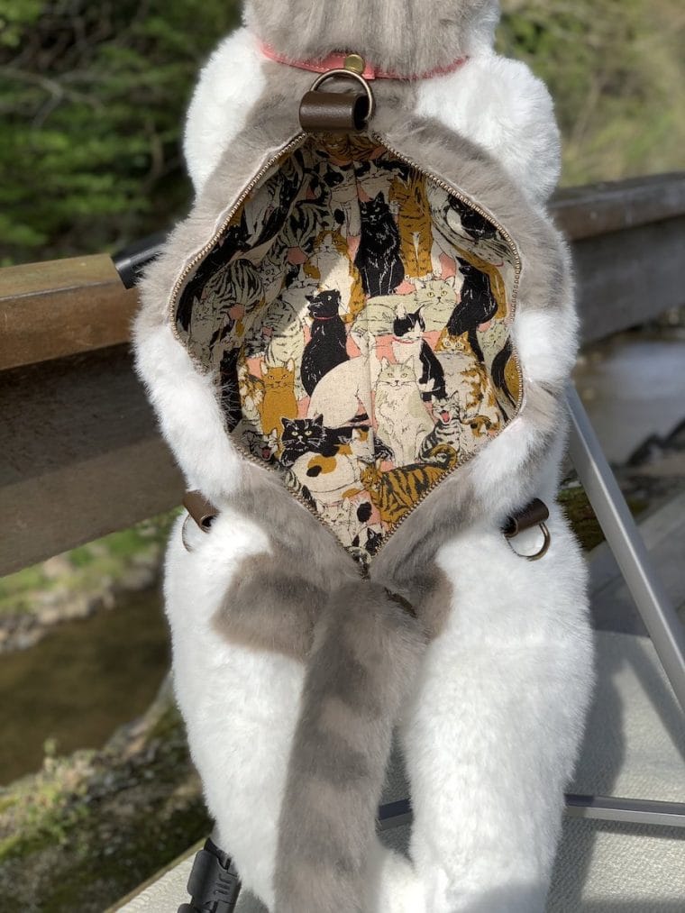 Ce sac à dos en forme de chat ultra réaliste fait le buzz sur Twitter #3