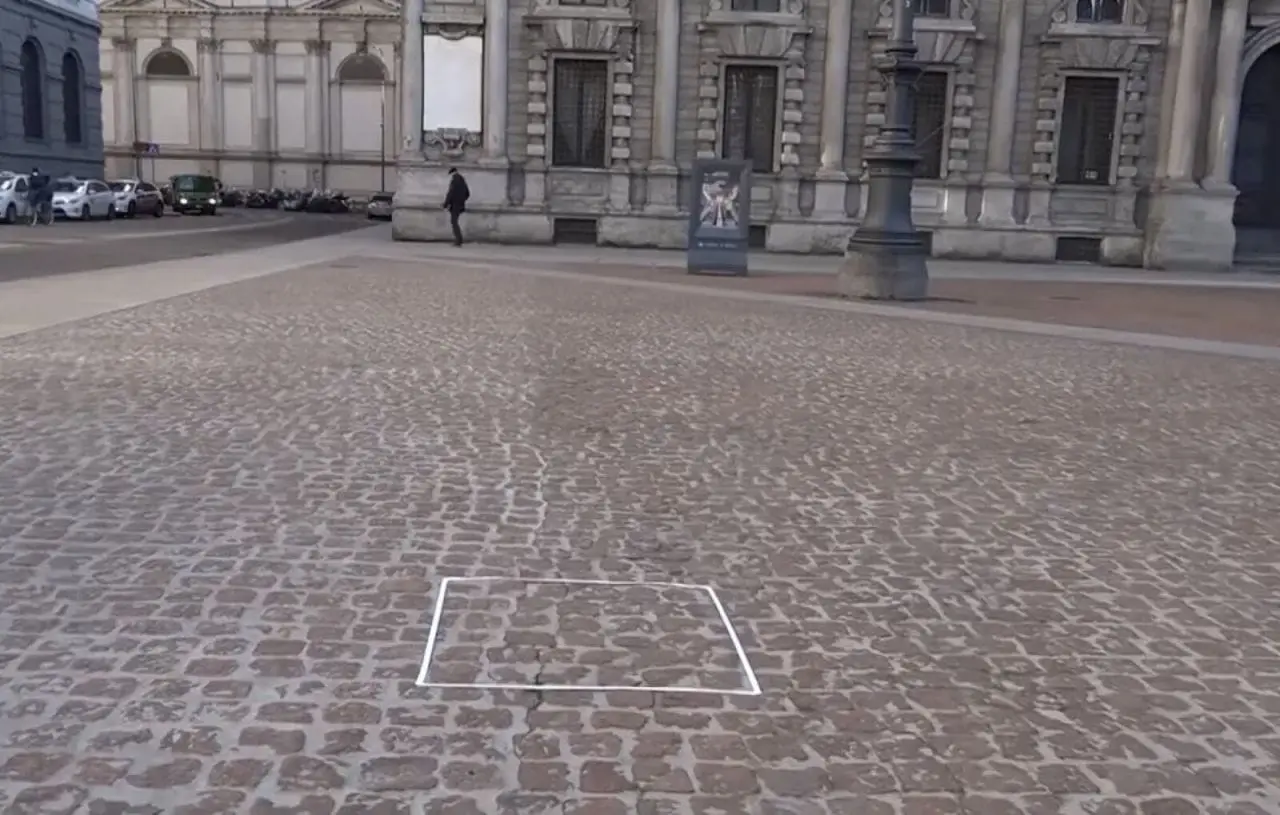 Un artiste vend une œuvre invisible 15000€ #3