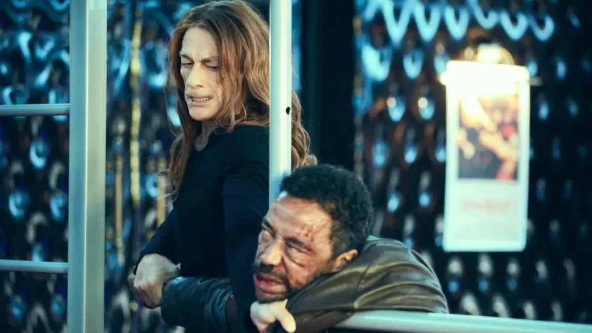 Une bande annonce déjantée pour Le Dernier Mercenaire, comédie d’action Netflix avec Jean-Claude Van Damme