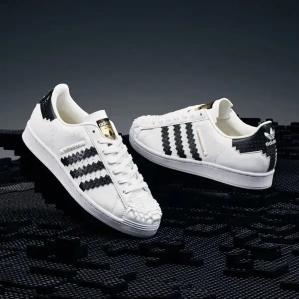 LEGO et Adidas s’associent pour sortir un set sneaker Superstar de 700 briques #5