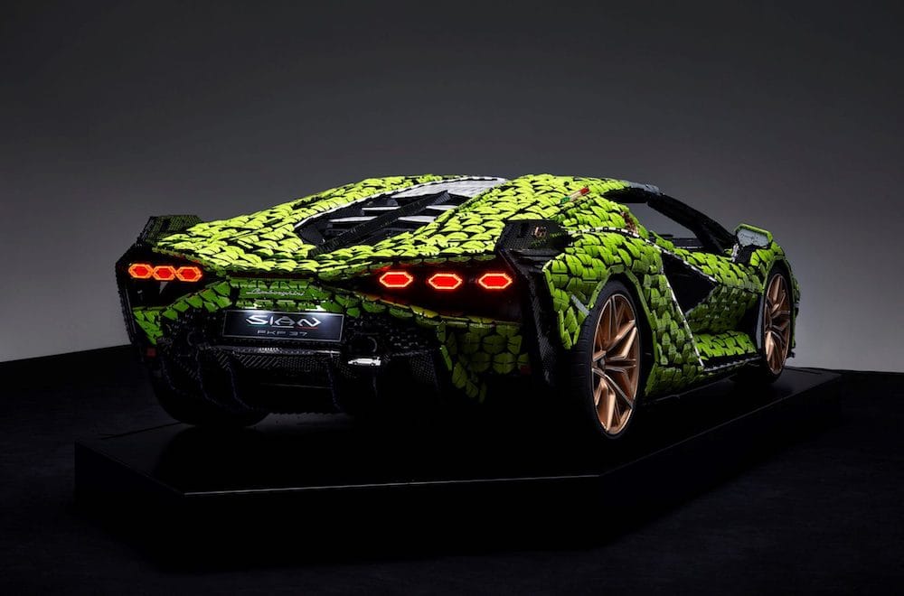 LEGO assemble une Lamborghini grandeur nature avec 400.000 briques #4