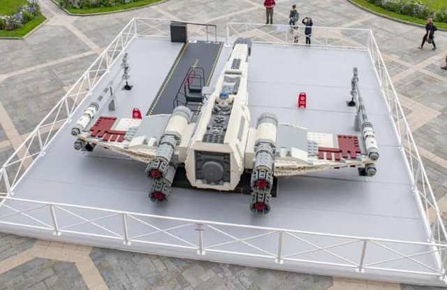 Un X-Wing LEGO grandeur nature à l’expo gratuite LEGO x Star Wars de Levallois #5