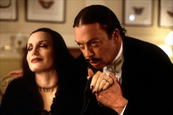 Netflix : Catherine Zeta-Jones jouera Morticia dans la série spin-off de la famille Addams #4