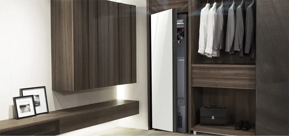 Samsung AirDresser : la penderie connectée qui désodorise sèche et défroisse vos vêtements