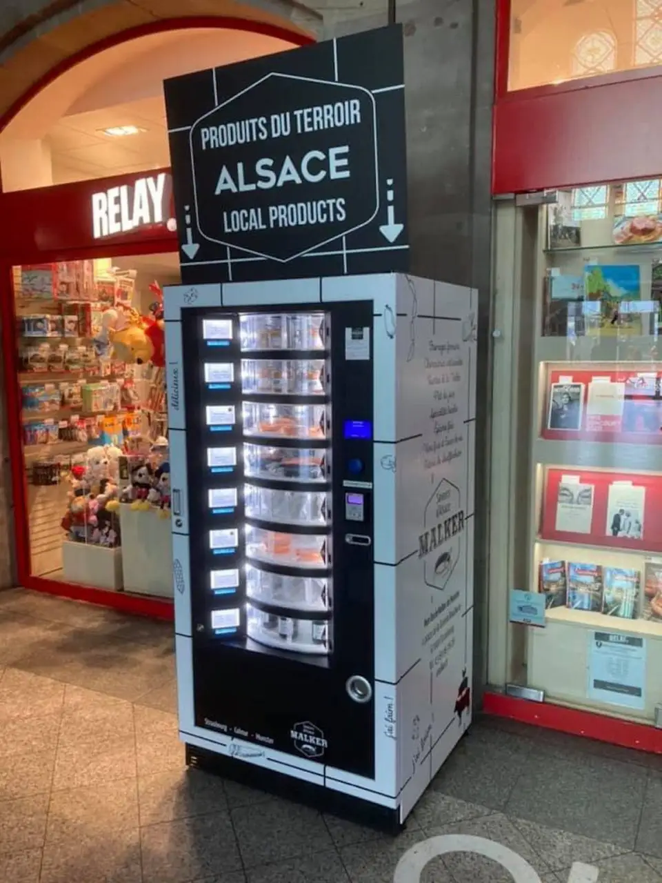 A Strasbourg, un distributeur de choucroute et de saucisses fumées arrive en gare