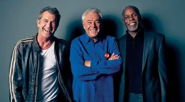 C’est finalement Mel Gibson qui réalisera l’Arme Fatale 5