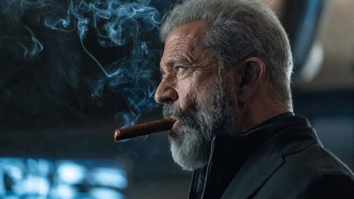 C’est finalement Mel Gibson qui réalisera l’Arme Fatale 5