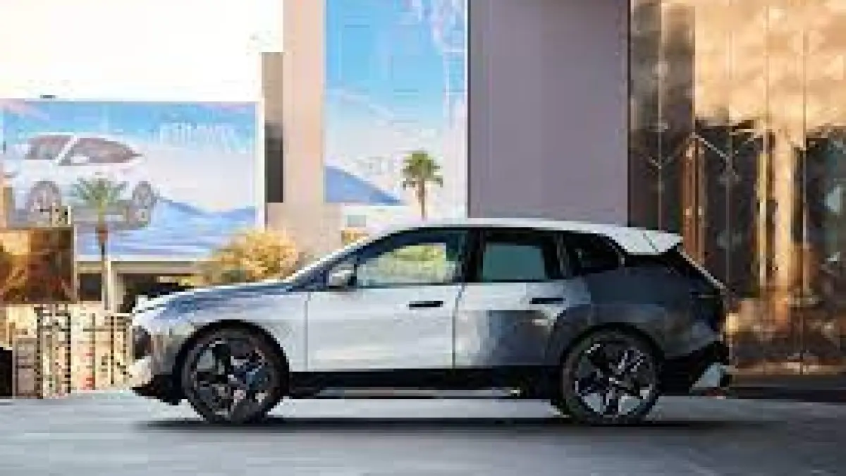 BMW présente une carrosserie révolutionnaire qui change de couleur