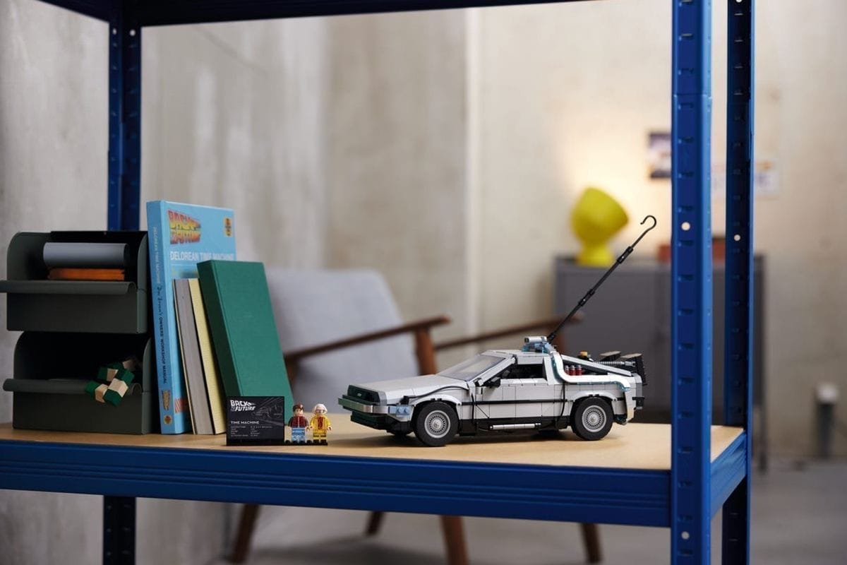LEGO lance un set Retour vers le Futur avec une Delorean entièrement customisable #14