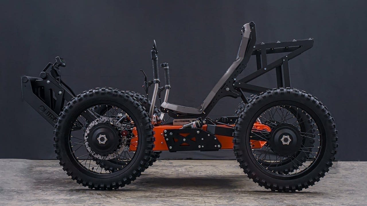 Ce fauteuil roulant tout terrain permet de faire de la randonnée