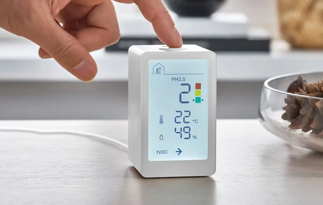 IKEA lance VINDSTYRKA, un capteur de qualité d’air connecté pour lutter contre la pollution intérieure