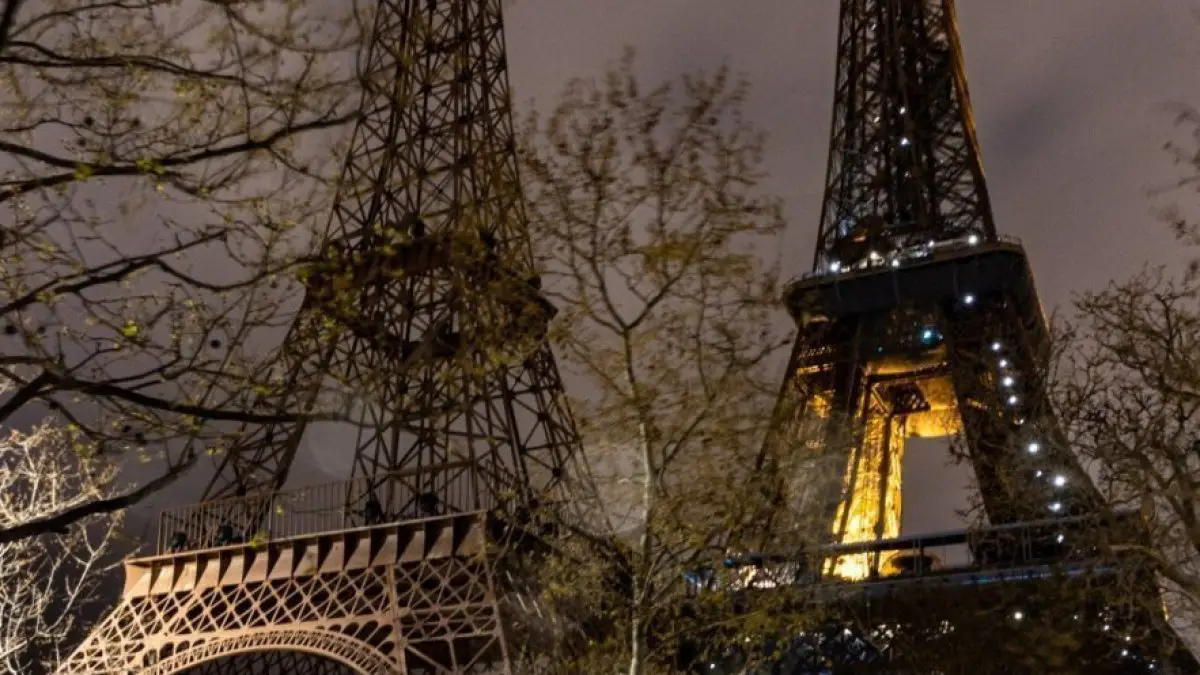 Il y a désormais 2 Tours Eiffel à Paris
