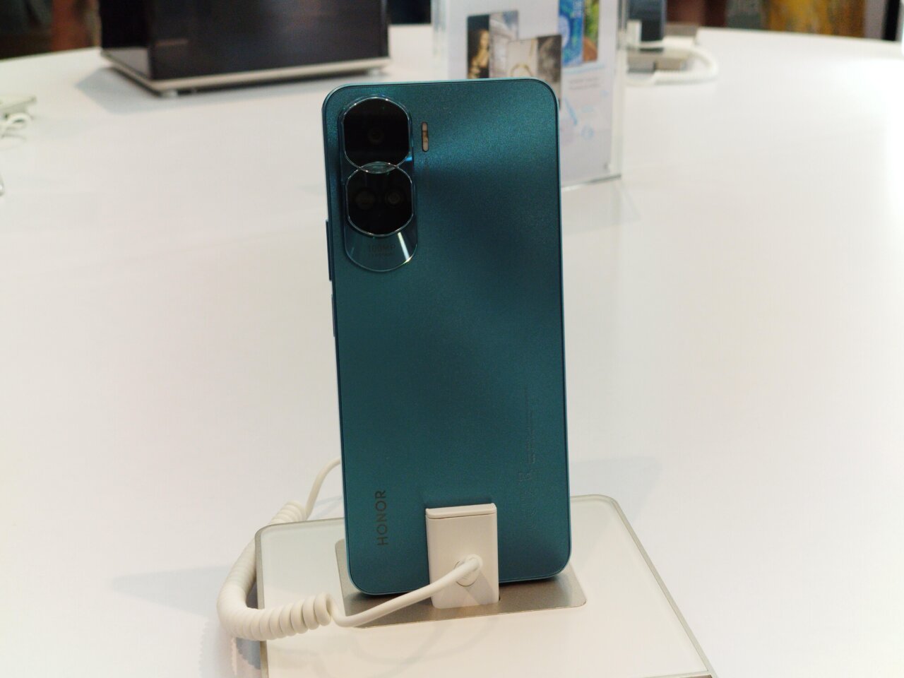 Le smartphone Honor 90 5G 200 Megapixels à 490€ en offre de lancement #6