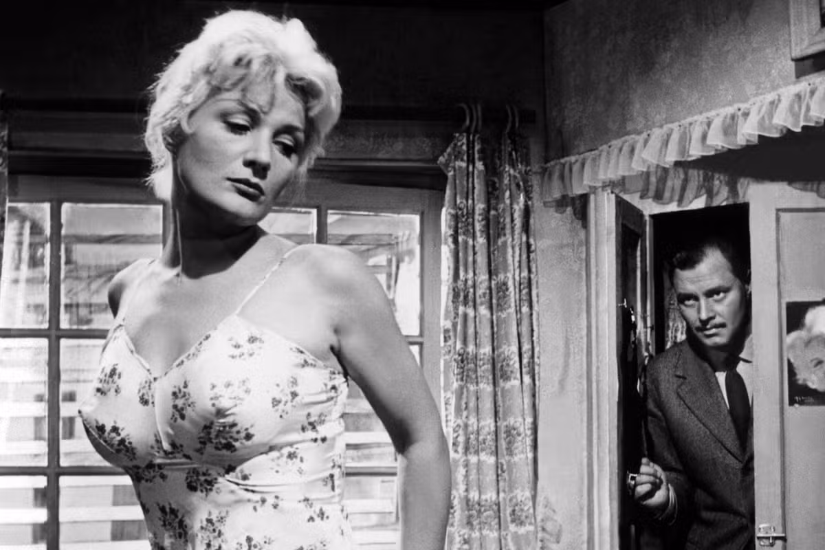 Avant Jean Dujardin, OSS 117 était déjà le héros culte de 8 films #3