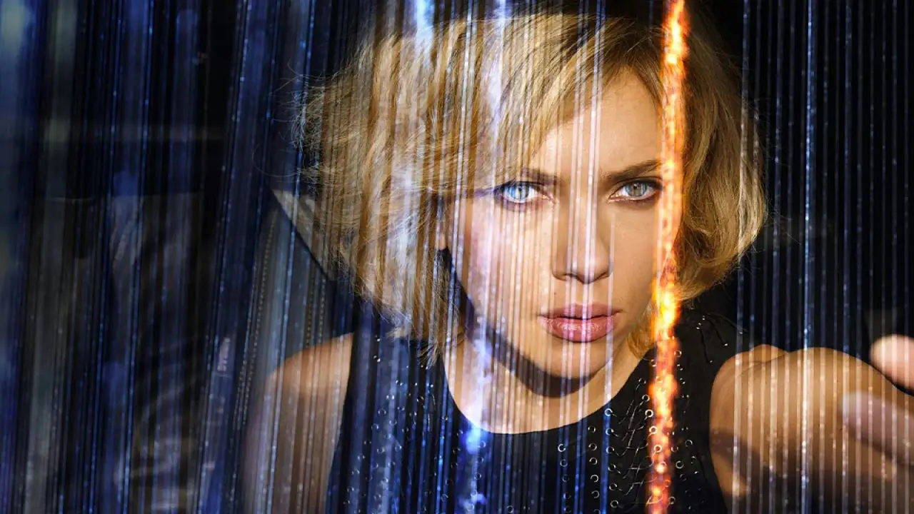 Lucy : explication de la fin débile du film avec Scarlett Johansson