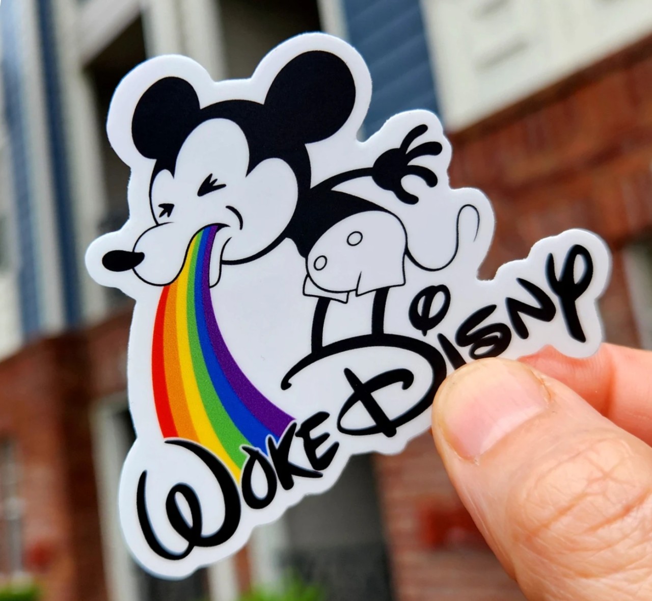 Disney recule discrètement sur sa politique d’inclusion « woke »