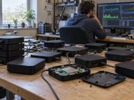 Anthropic alerte sur les IA capables de s’auto-répliquer : 15 boîtiers TV à 55$ suffisent