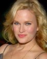 Nicholle Tom