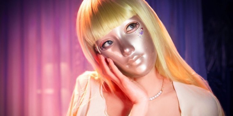 Mask girl