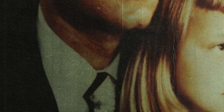 Girl in the Picture : Crime en abîme