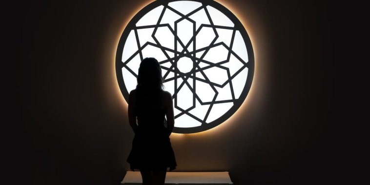 Love Is Blind : Habibi