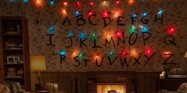Stranger Things : Fireplace