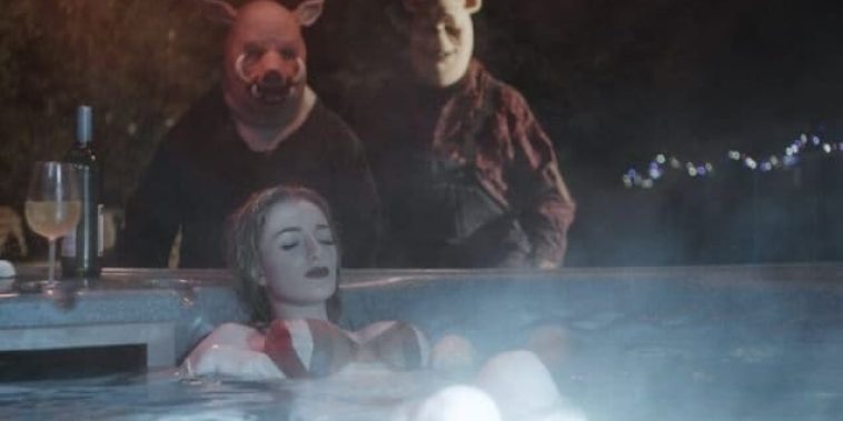 Winnie the Pooh : Blood and Honey