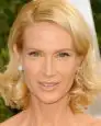 Kelly Lynch