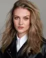 Lara Peake