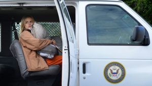 Orange is the new black Saison 1 Episode 1