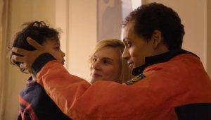 Sous ses yeux Saison 1 Episode 1