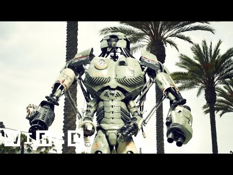 Un mecha géant au Comic Con 2013 #12