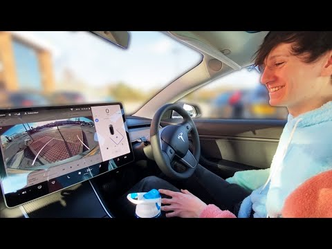 Les Tesla se garent très très mal en parking automatique… #2