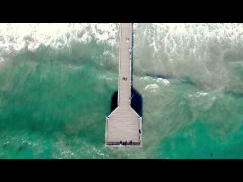 Un pêcheur attrape un drone en plein vol avec sa canne à pêche