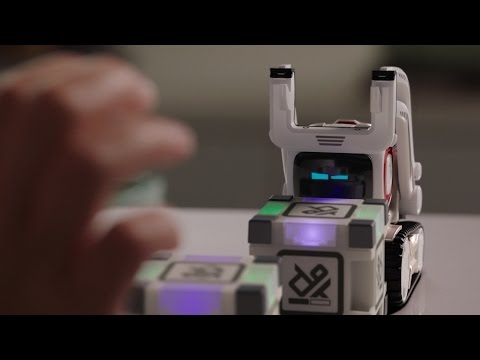 Cozmo : ce petit robot se met en colère quand il perd #2