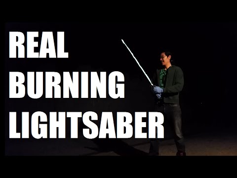 Star Wars : ce fan a construit un VRAI sabre laser qui fonctionne #3