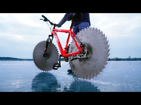 Il fixe des scies circulaires sur son vélo pour rouler sur un lac gelé #3